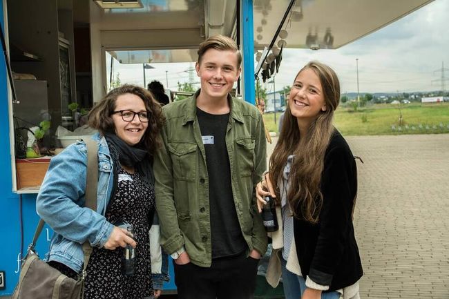 Fröhliche Studenten der Alanus Hochschule