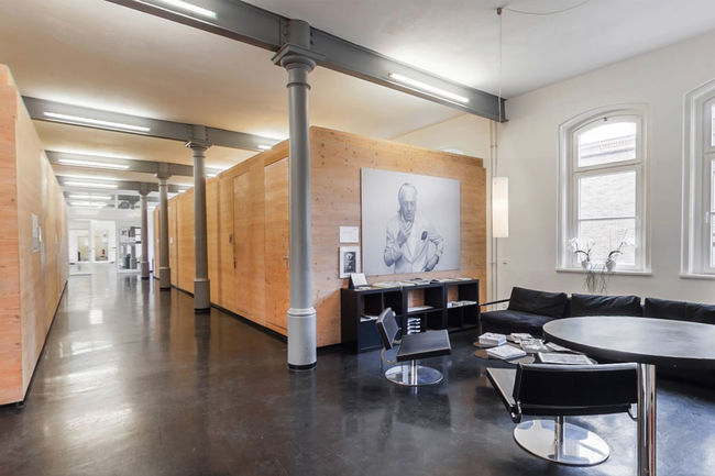 Über 1.700 Studierende sind an den fünf Standorten Berlin, Hamburg, Düsseldorf, München und Wiesbaden eingeschrieben, hier: der Standort München.
