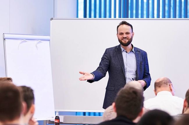 Unsere internationalen Professoren kommen aus der Wirtschaft und Forschung