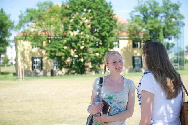 Individueller Studienerfolg ist an der WLH das Ergebnis einer gemeinsamen Anstrengung von Lehrenden und Studierenden.