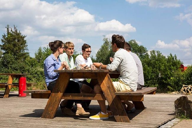 Sonnenschein am Campus der Alanus Hochschule
